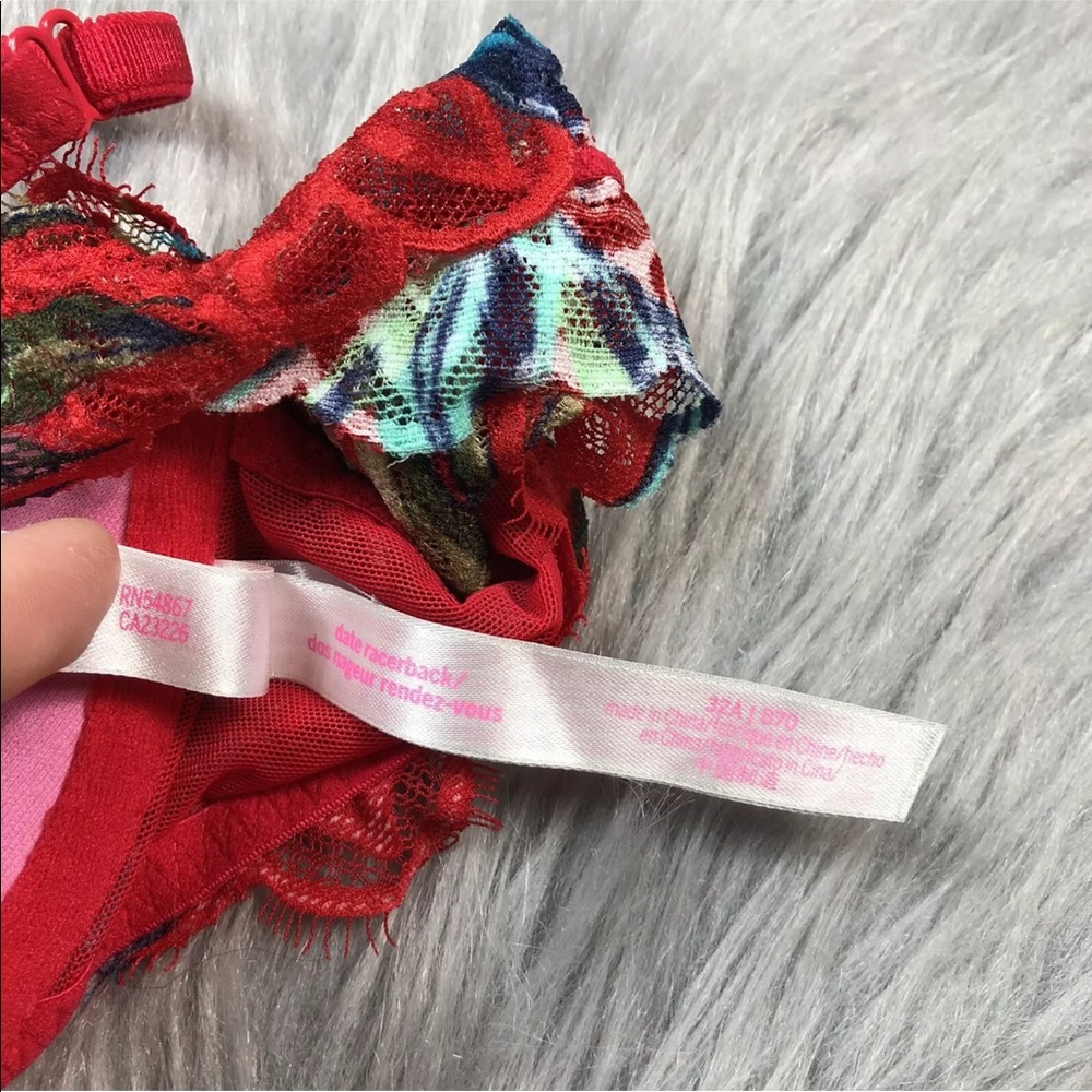 VS PINK Date Racerback Red Lace Bra 32A - Picture 6 of 6